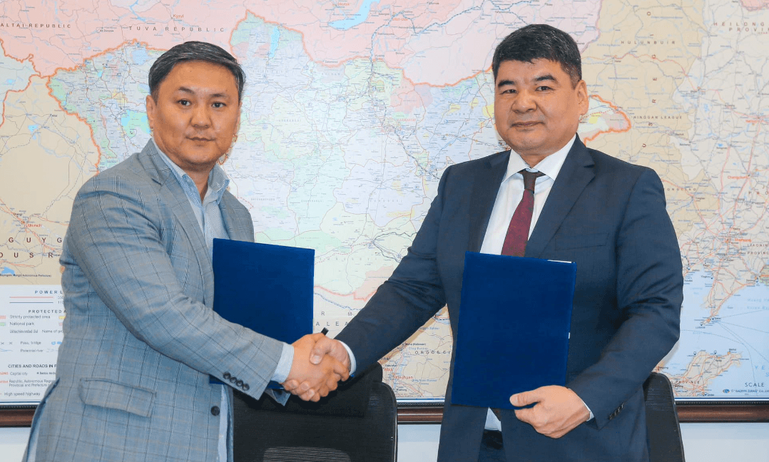Баруун, зүүн босоо тэнхлэгийн төмөр замыг байгуулах төслийн хөрөнгө оруулагчидтай гэрээ байгууллаа